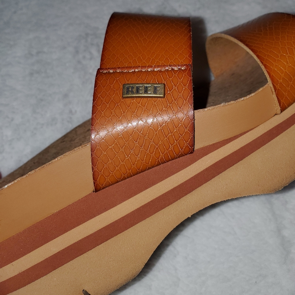 Reef Cushion Vista Higher Sandals- Size 8 in Cognac